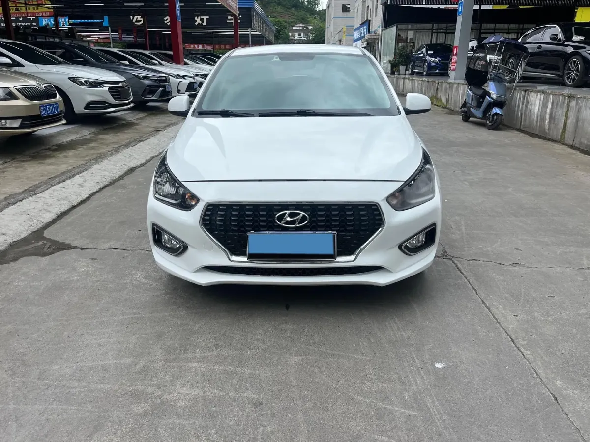 2017 Hyundai Reina 1.4L 95HP L4 5MT,autocango,china used car exporter,china ev exporter,chinese used car exporter,chinese used ev exporter