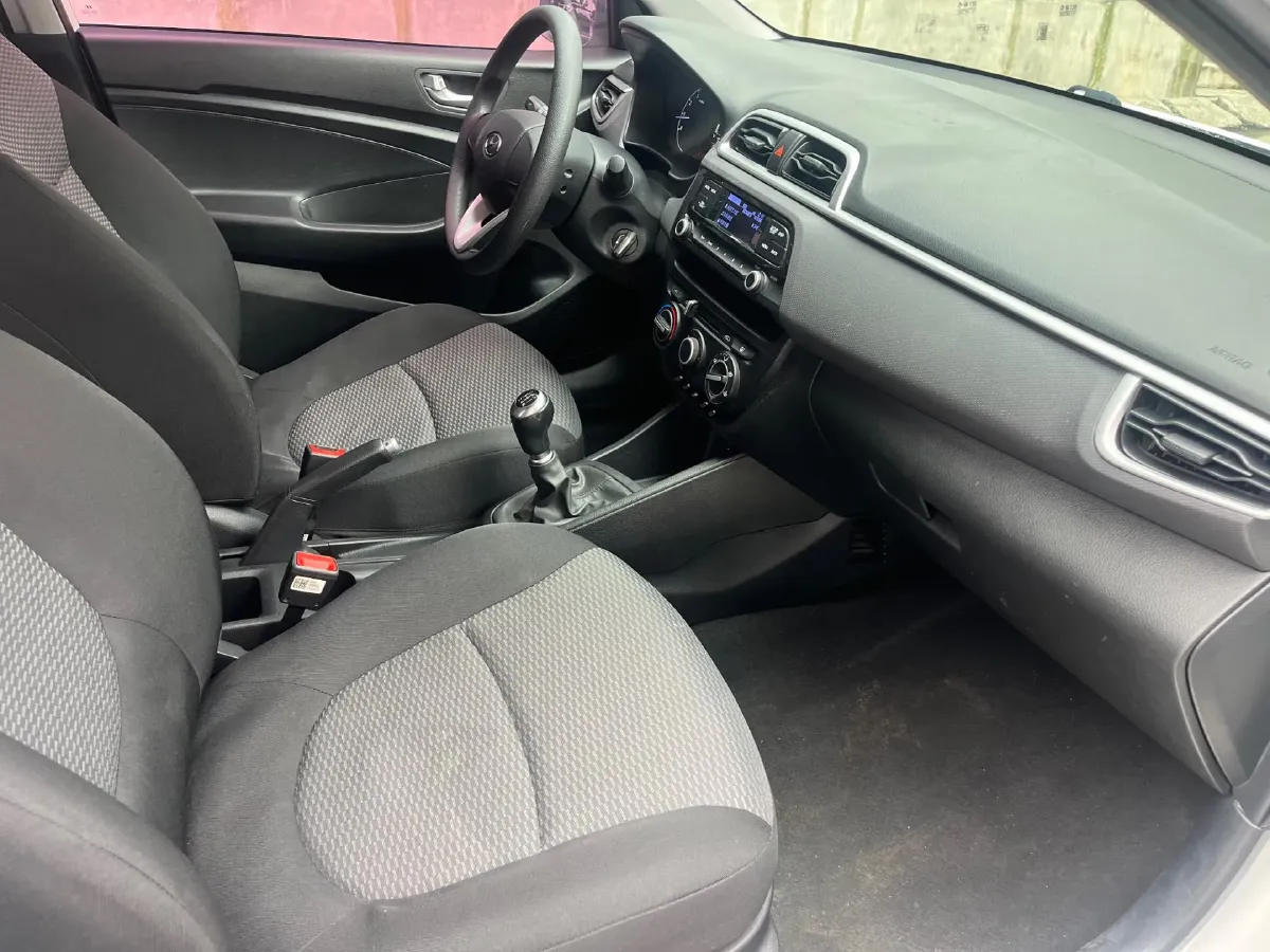 2017 Hyundai Reina 1.4L 95HP L4 5MT,autocango,china used car exporter,china ev exporter,chinese used car exporter,chinese used ev exporter