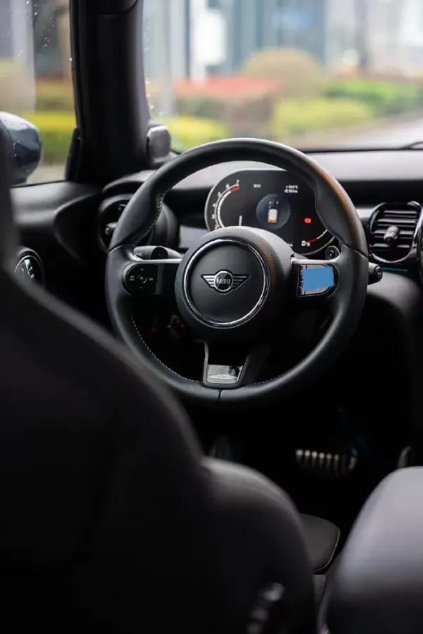 2023 MINI MINI 2.0T 192HP L4 7DCT,autocango,china used car exporter,china ev exporter,chinese used car exporter,chinese used ev exporter