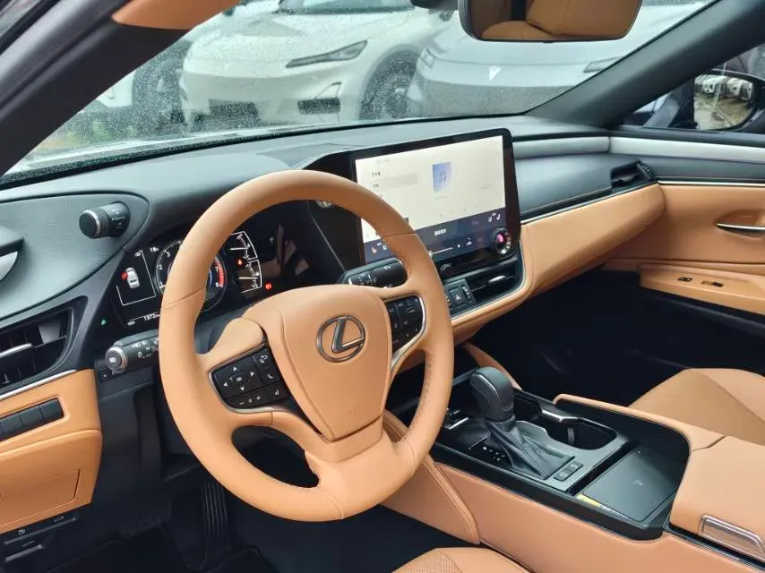 2025 Lexus ES 2.0L 173HP L4 CVT,autocango,china used car exporter,china ev exporter,chinese used car exporter,chinese used ev exporter