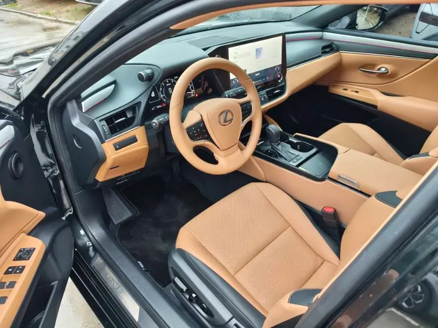 2025 Lexus ES 2.0L 173HP L4 CVT,autocango,china used car exporter,china ev exporter,chinese used car exporter,chinese used ev exporter