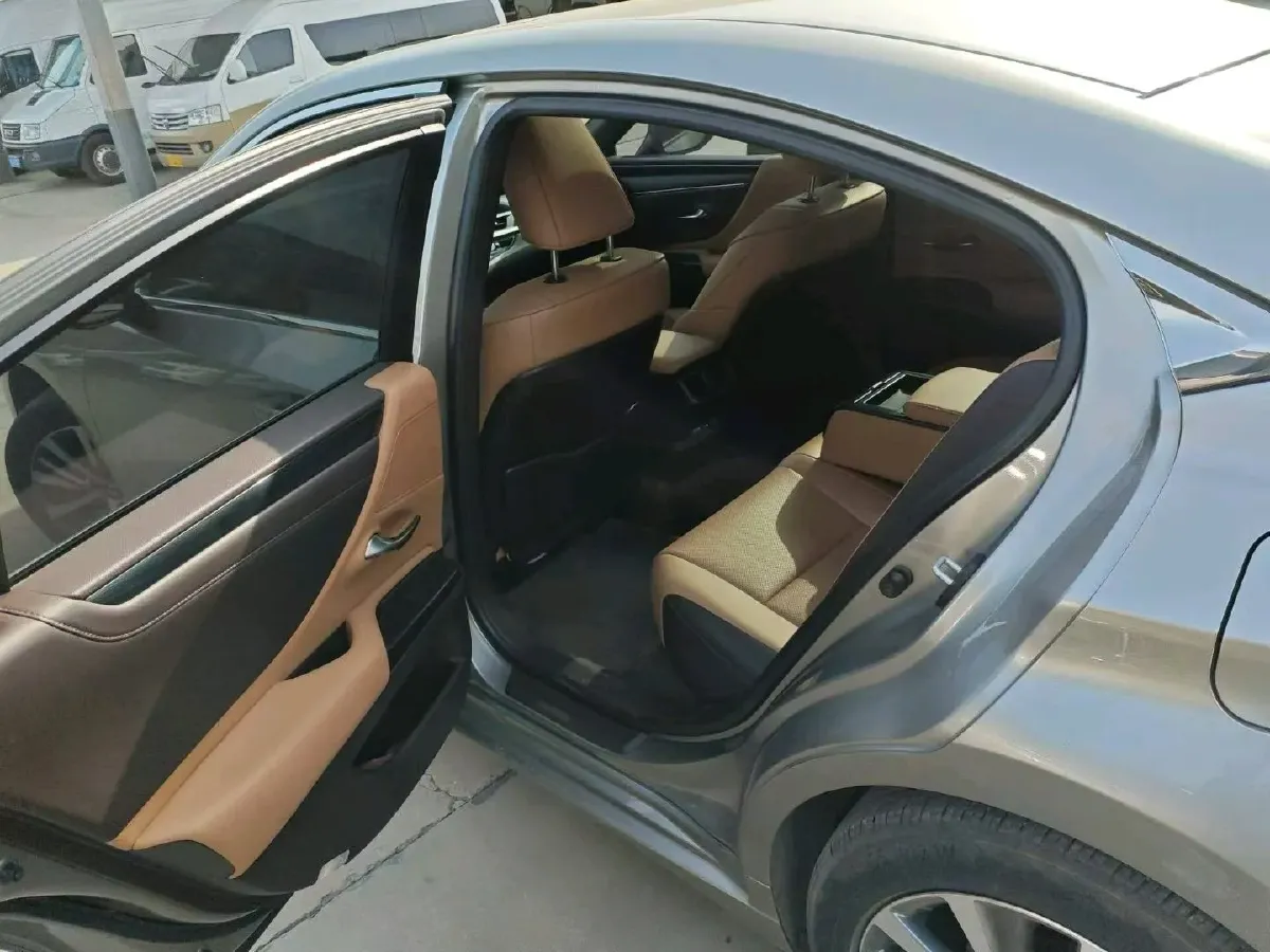 2020 Lexus ES 2.0L 173HP L4 CVT,autocango,china used car exporter,china ev exporter,chinese used car exporter,chinese used ev exporter