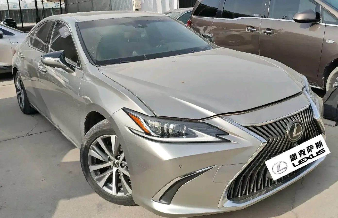 2020 Lexus ES 2.0L 173HP L4 CVT,autocango,china used car exporter,china ev exporter,chinese used car exporter,chinese used ev exporter