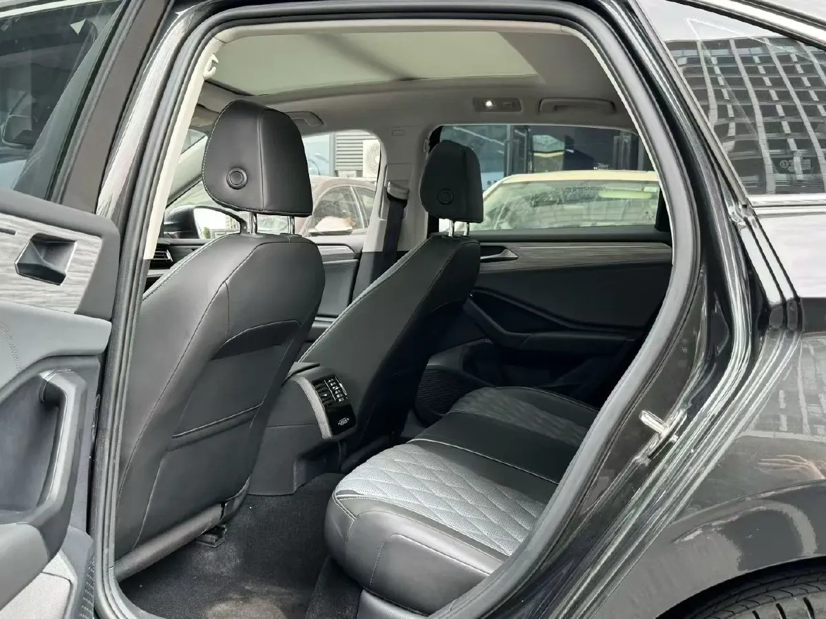 2023 Volkswagen Sagitar 1.5T 160HP L4 7DCT,autocango,china used car exporter,china ev exporter,chinese used car exporter,chinese used ev exporter