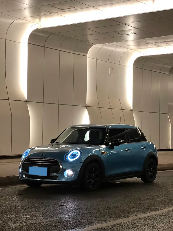 2019 MINI MINI 1.5T 102HP L3 7DCT,autocango,china used car exporter,china ev exporter,chinese used car exporter,chinese used ev exporter