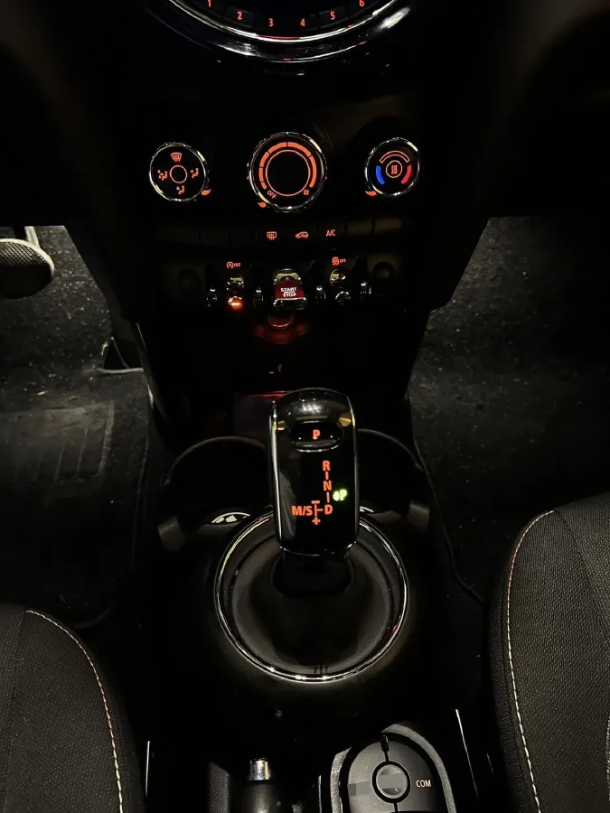 2019 MINI MINI 1.5T 102HP L3 7DCT,autocango,china used car exporter,china ev exporter,chinese used car exporter,chinese used ev exporter