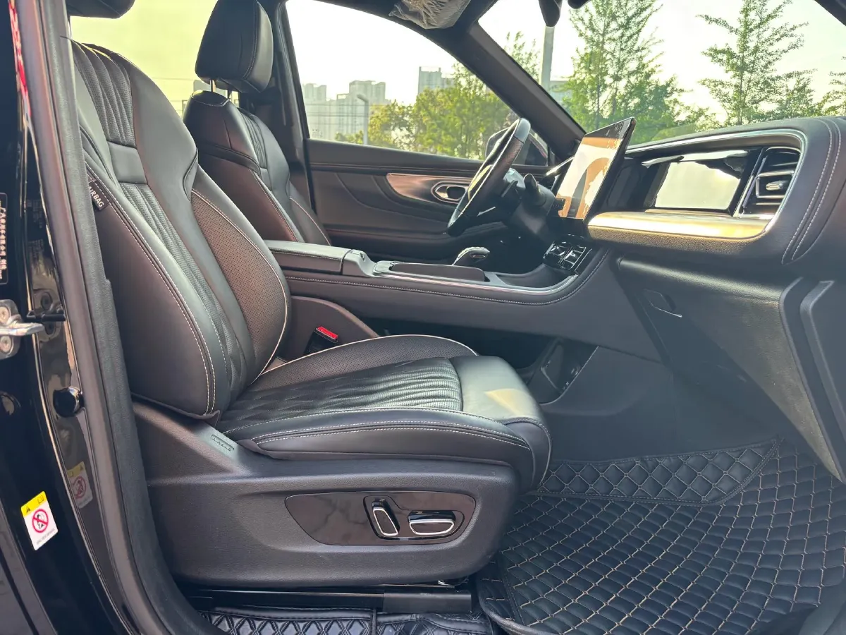2022 GAC Trumpchi GS8 2.0T 252HP L4 8AT,autocango,china used car exporter,china ev exporter,chinese used car exporter,chinese used ev exporter