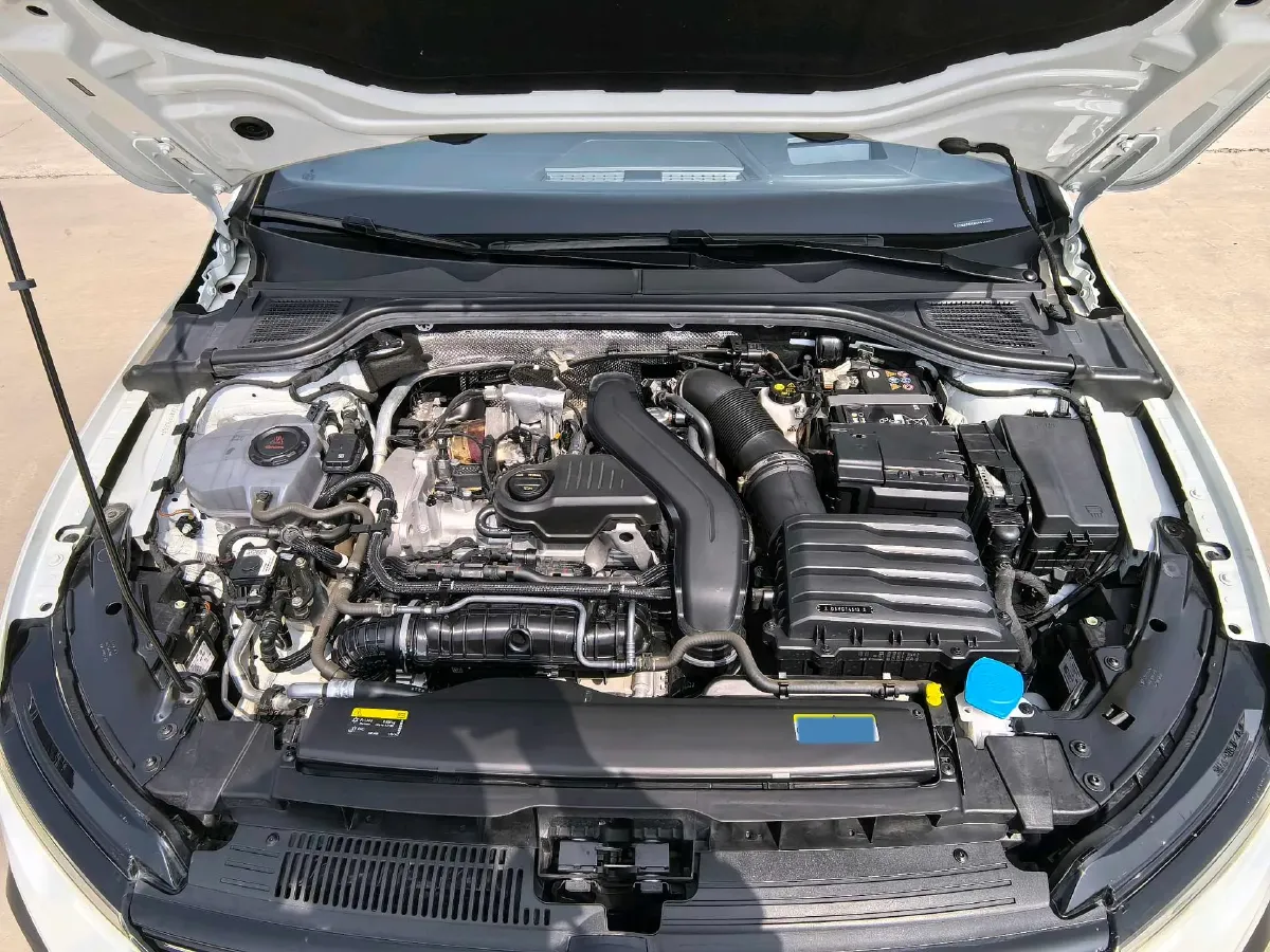 2025 Volkswagen Golf 1.5T 160HP L4 7DCT,autocango,china used car exporter,china ev exporter,chinese used car exporter,chinese used ev exporter