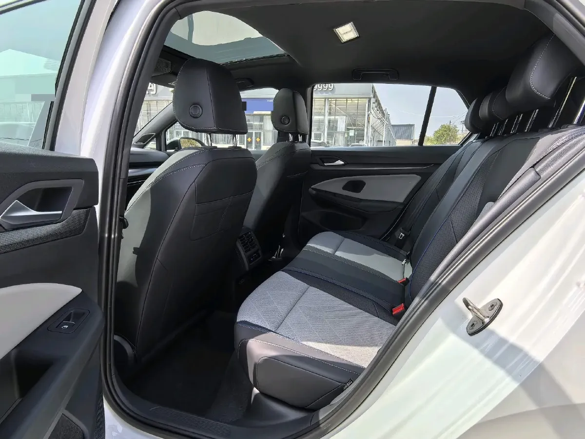 2025 Volkswagen Golf 1.5T 160HP L4 7DCT,autocango,china used car exporter,china ev exporter,chinese used car exporter,chinese used ev exporter