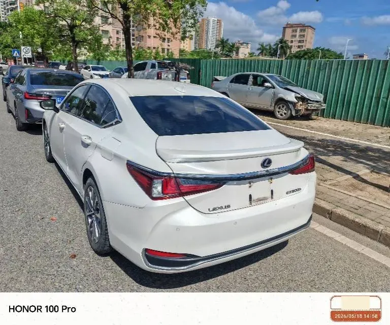 2022 Lexus ES 2.5L 178HP L4 E-CVT Hybrid,autocango,china used car exporter,china ev exporter,chinese used car exporter,chinese used ev exporter