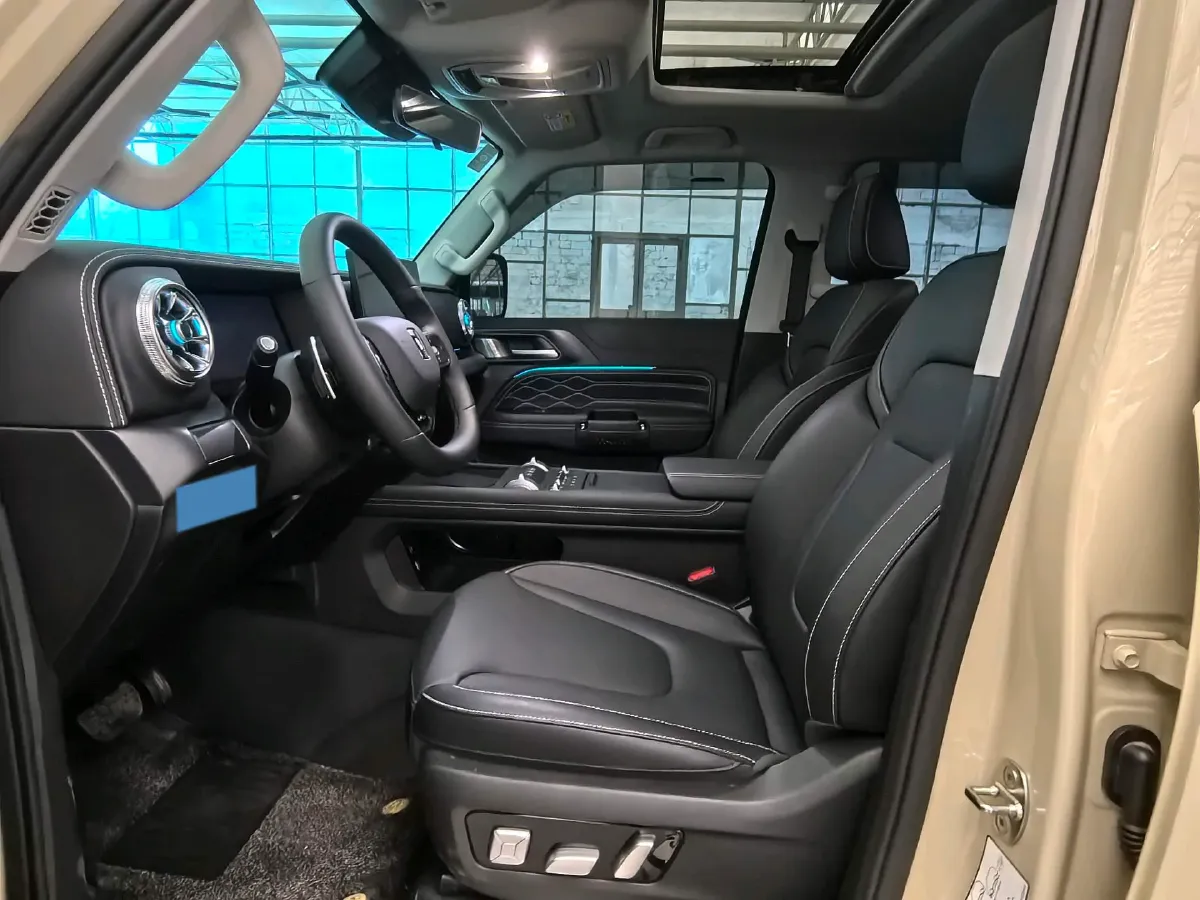 2025 Tank 300 2.4T 186HP L4 9AT,autocango,china used car exporter,china ev exporter,chinese used car exporter,chinese used ev exporter