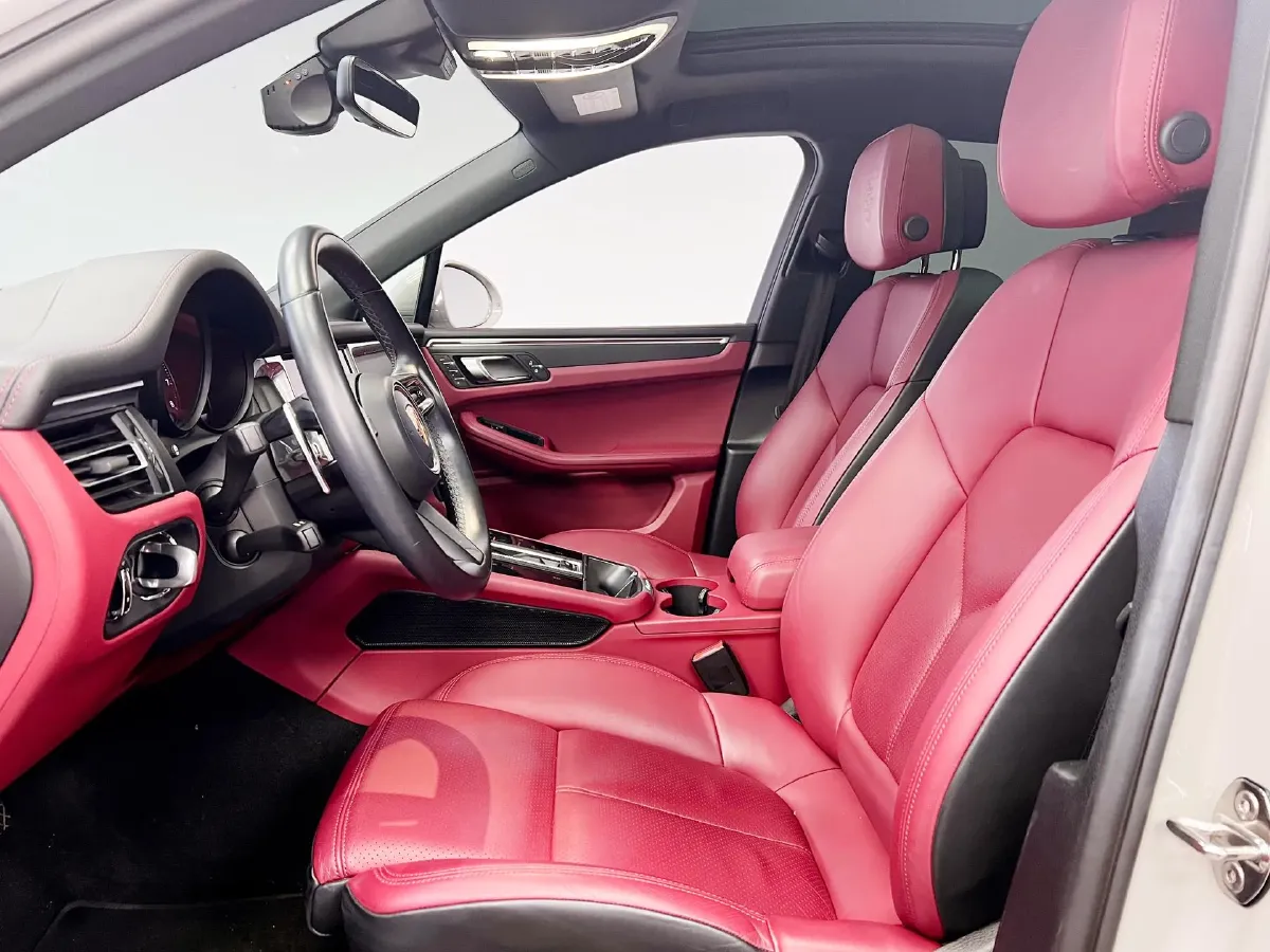 2022 Porsche Macan 2.0T 265HP L4 7DCT,autocango,china used car exporter,china ev exporter,chinese used car exporter,chinese used ev exporter