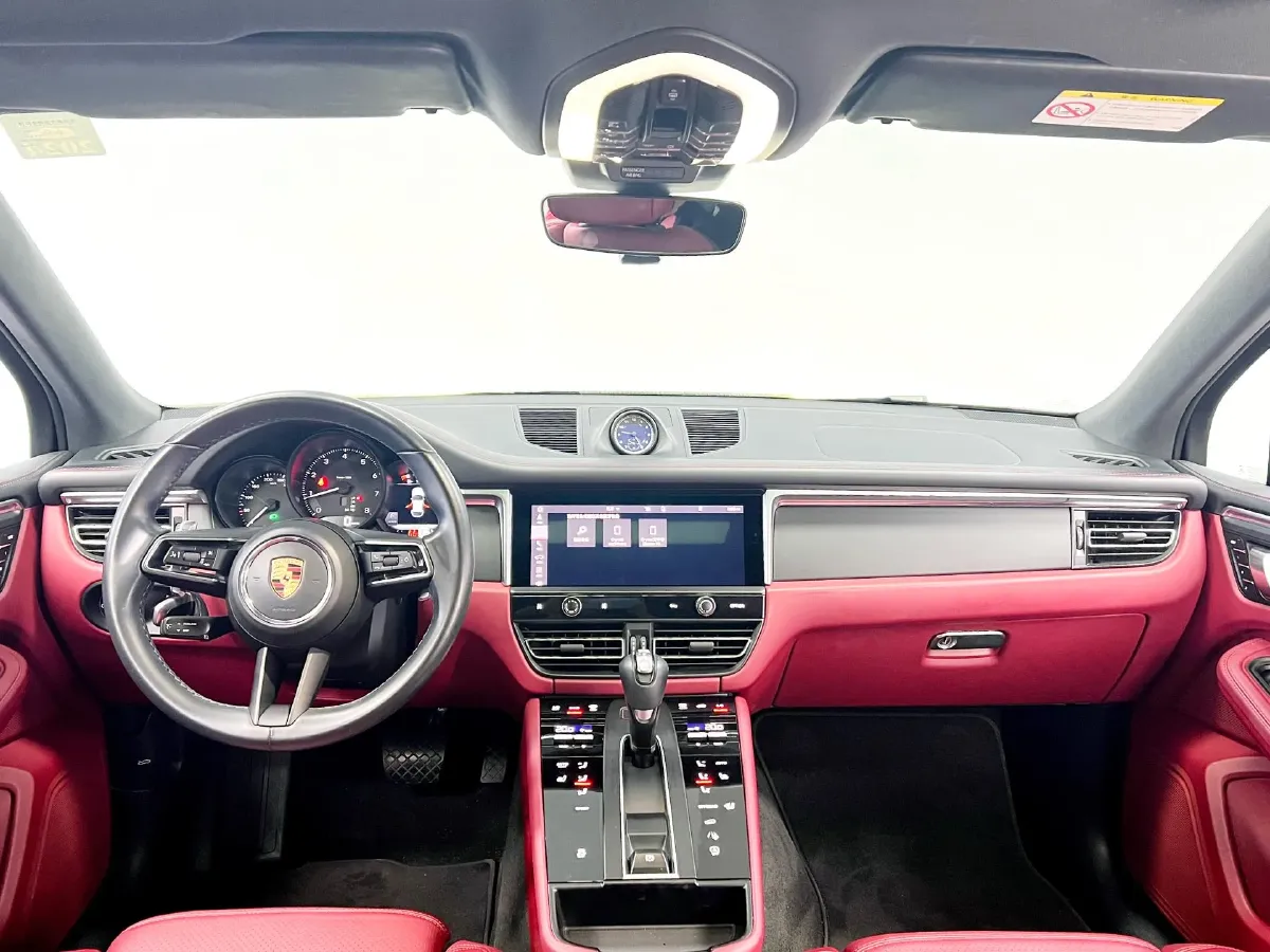 2022 Porsche Macan 2.0T 265HP L4 7DCT,autocango,china used car exporter,china ev exporter,chinese used car exporter,chinese used ev exporter
