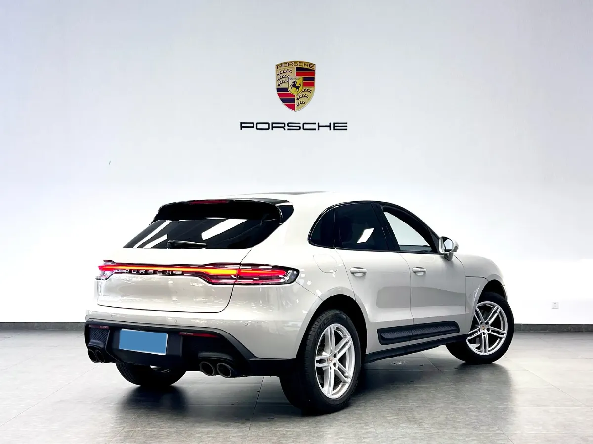2022 Porsche Macan 2.0T 265HP L4 7DCT,autocango,china used car exporter,china ev exporter,chinese used car exporter,chinese used ev exporter