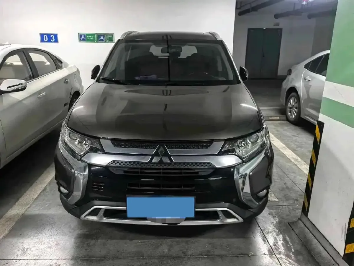 2019 Mitsubishi Outlander 2.0L 166HP L4 CVT,autocango,china used car exporter,china ev exporter,chinese used car exporter,chinese used ev exporter