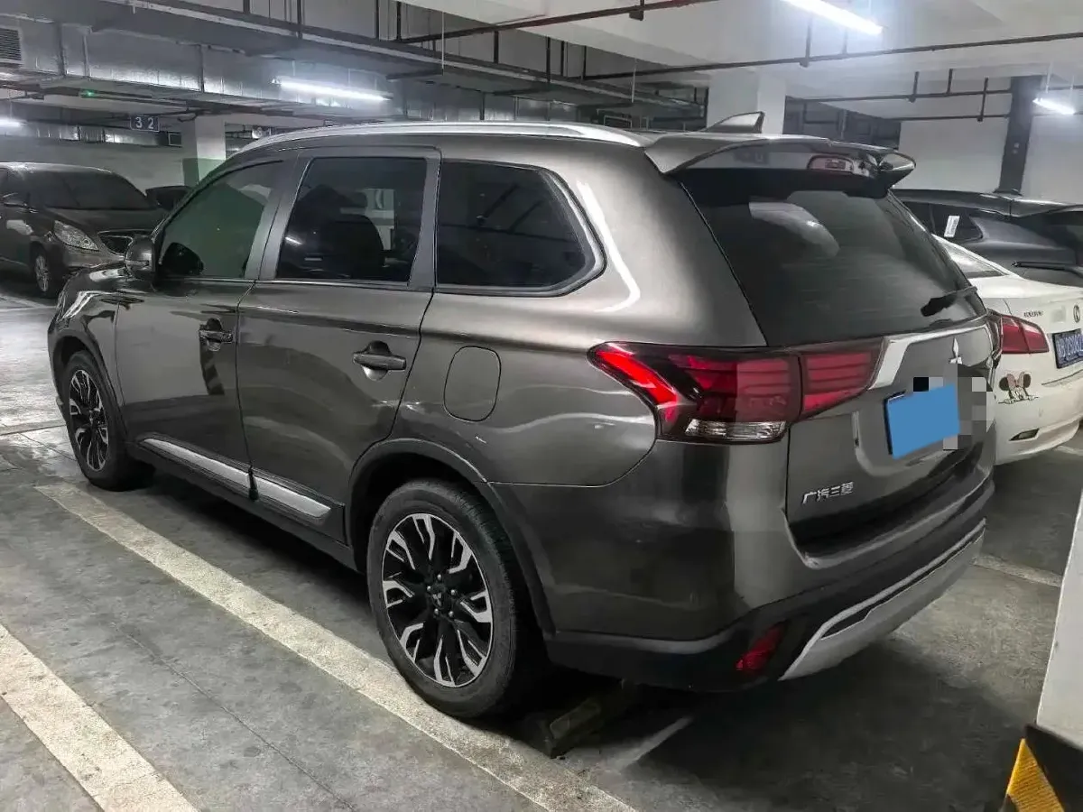 2019 Mitsubishi Outlander 2.0L 166HP L4 CVT,autocango,china used car exporter,china ev exporter,chinese used car exporter,chinese used ev exporter