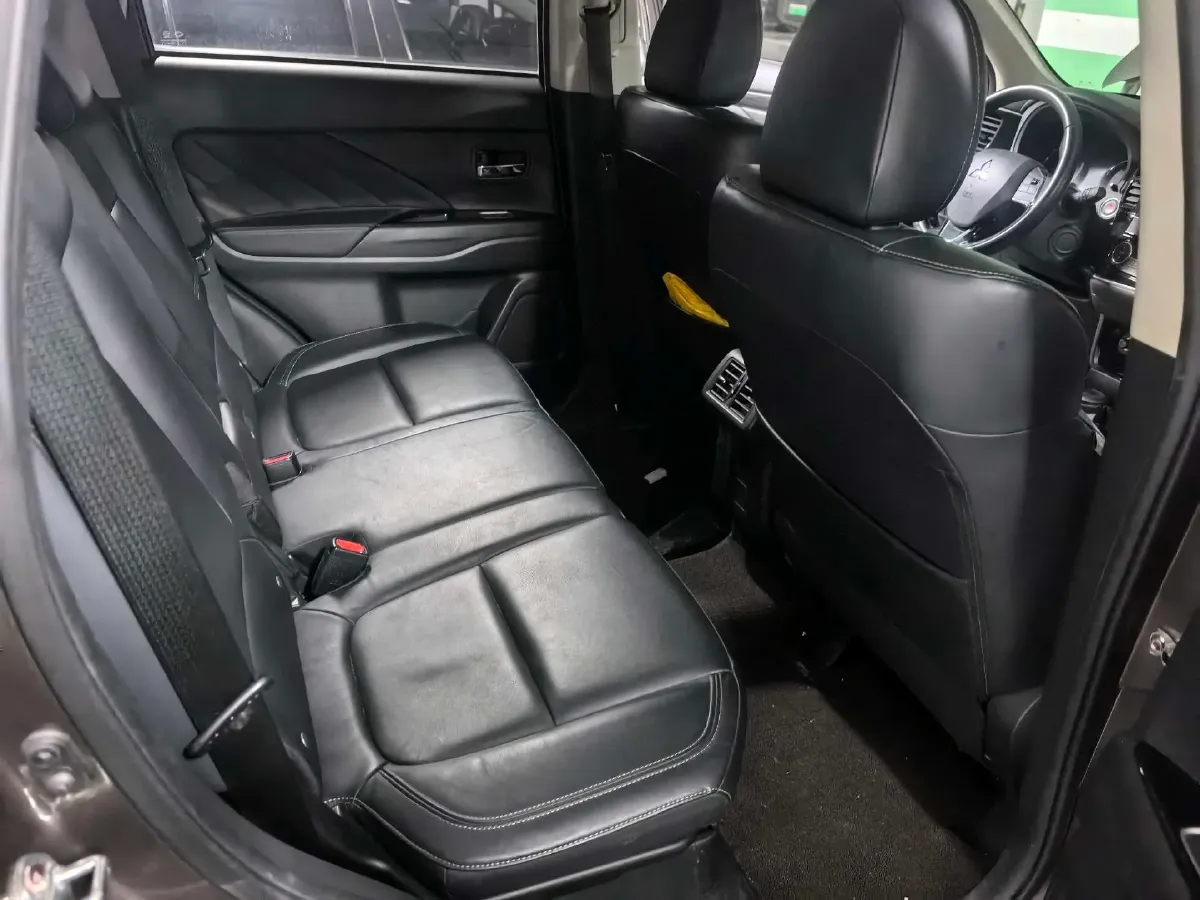 2019 Mitsubishi Outlander 2.0L 166HP L4 CVT,autocango,china used car exporter,china ev exporter,chinese used car exporter,chinese used ev exporter