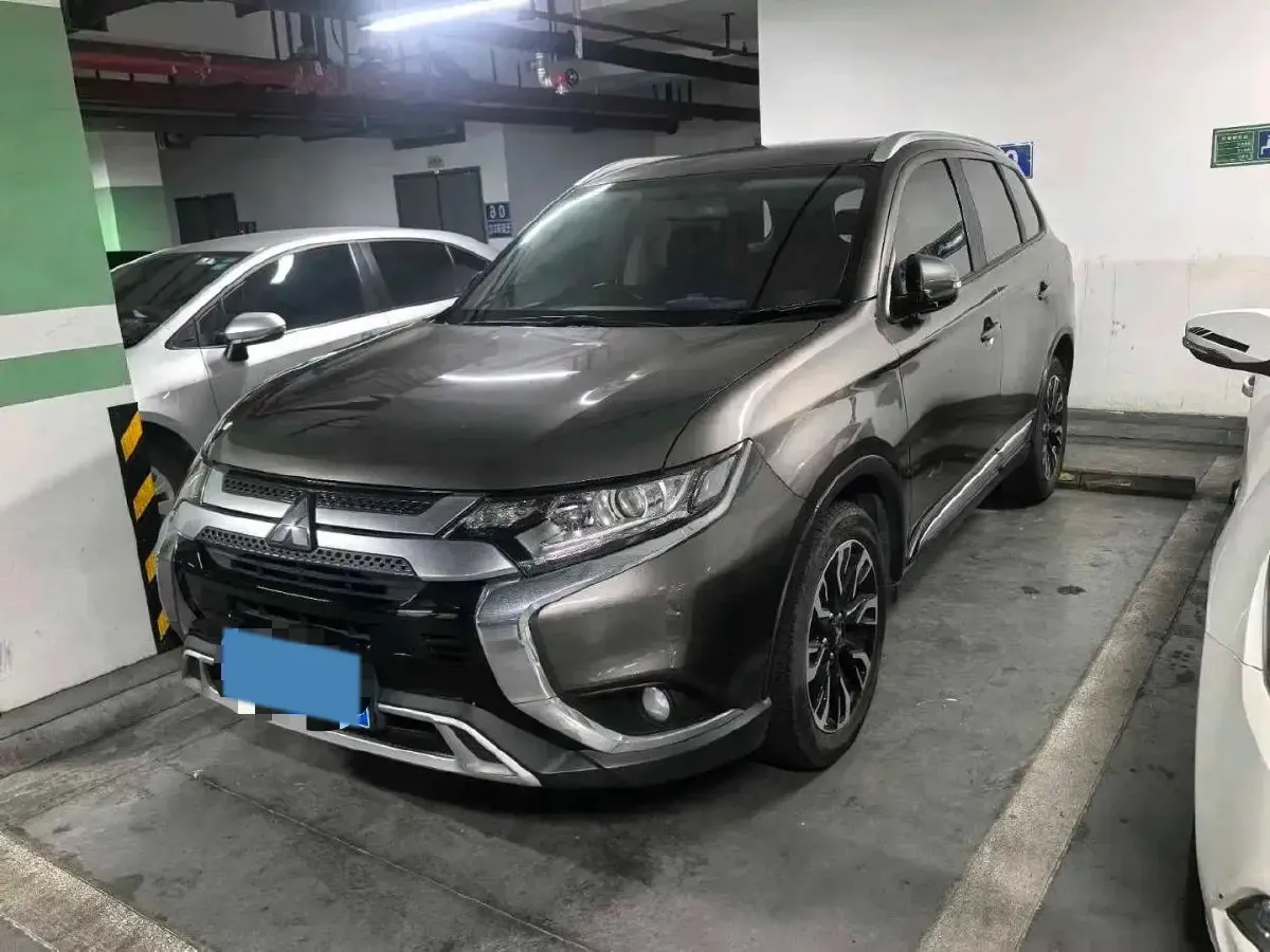 2019 Mitsubishi Outlander 2.0L 166HP L4 CVT,autocango,china used car exporter,china ev exporter,chinese used car exporter,chinese used ev exporter