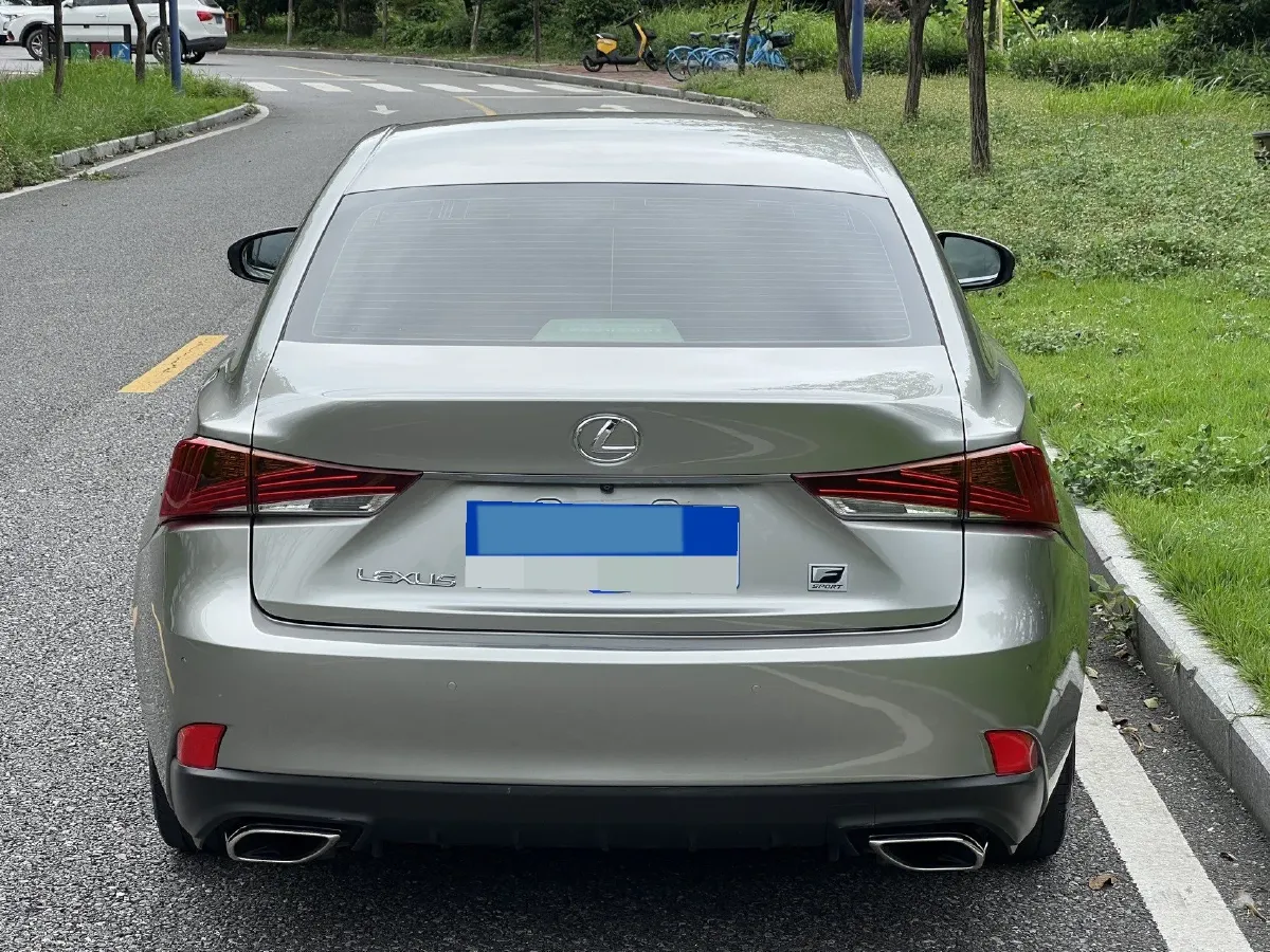 2017 Lexus IS 2.0T 245HP L4 8AT,autocango,china used car exporter,china ev exporter,chinese used car exporter,chinese used ev exporter
