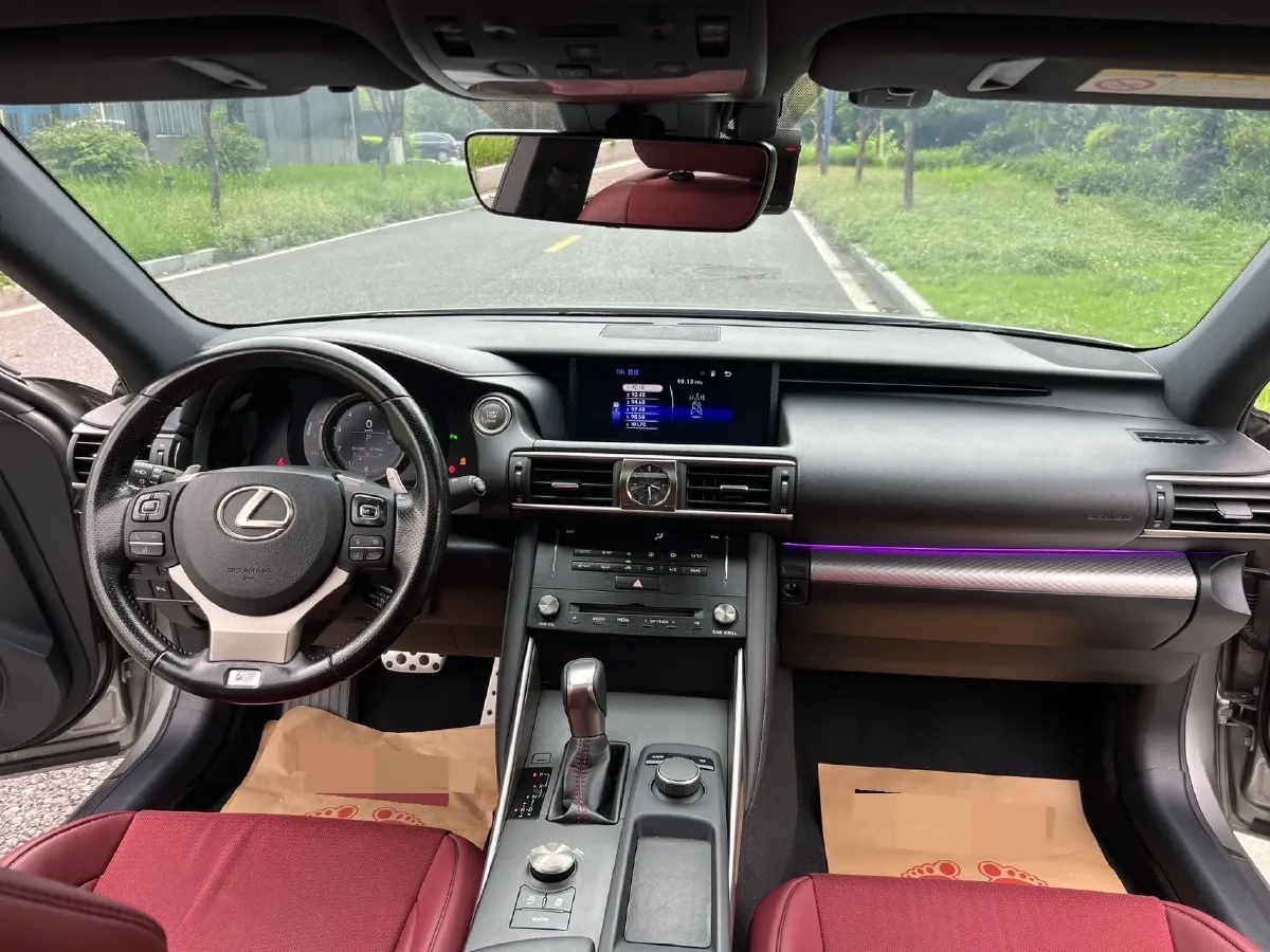 2017 Lexus IS 2.0T 245HP L4 8AT,autocango,china used car exporter,china ev exporter,chinese used car exporter,chinese used ev exporter
