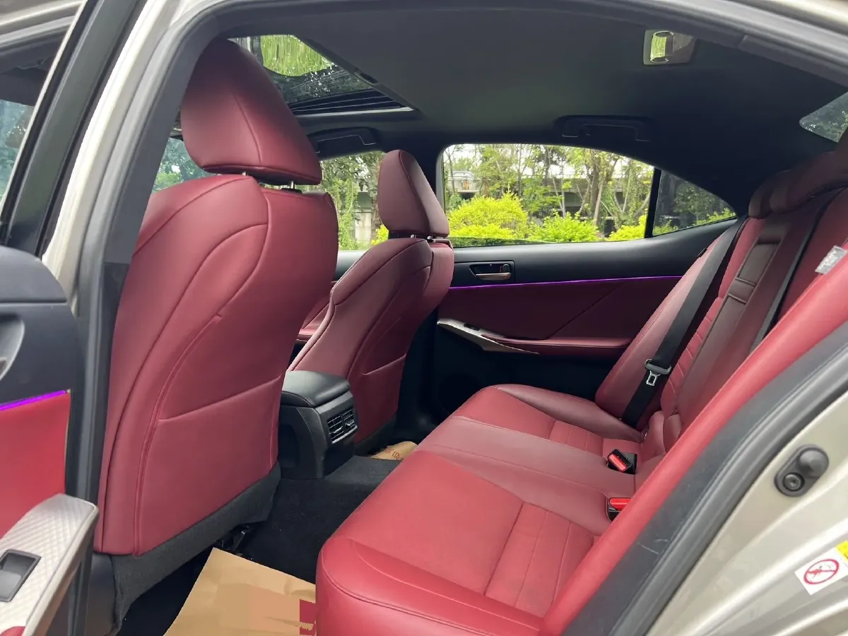 2017 Lexus IS 2.0T 245HP L4 8AT,autocango,china used car exporter,china ev exporter,chinese used car exporter,chinese used ev exporter
