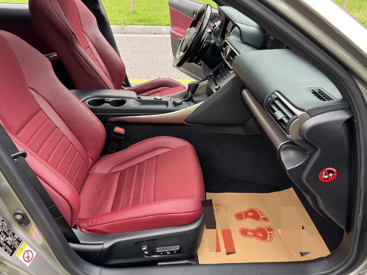 2017 Lexus IS 2.0T 245HP L4 8AT,autocango,china used car exporter,china ev exporter,chinese used car exporter,chinese used ev exporter