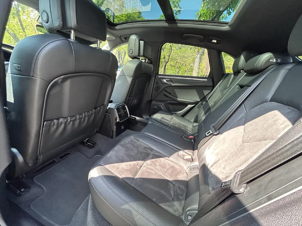 2020 Porsche Macan 2.0T 252HP L4 7DCT,autocango,china used car exporter,china ev exporter,chinese used car exporter,chinese used ev exporter