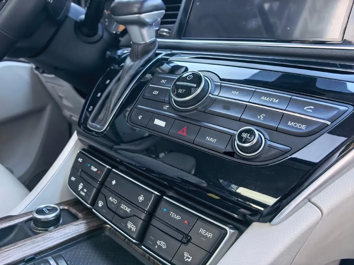 2018 GAC Trumpchi M8 2.0T 201HP L4 6AT,autocango,china used car exporter,china ev exporter,chinese used car exporter,chinese used ev exporter