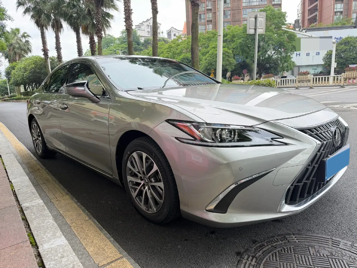 2021 Lexus ES 2.5L 178HP L4 E-CVT Hybrid,autocango,china used car exporter,china ev exporter,chinese used car exporter,chinese used ev exporter