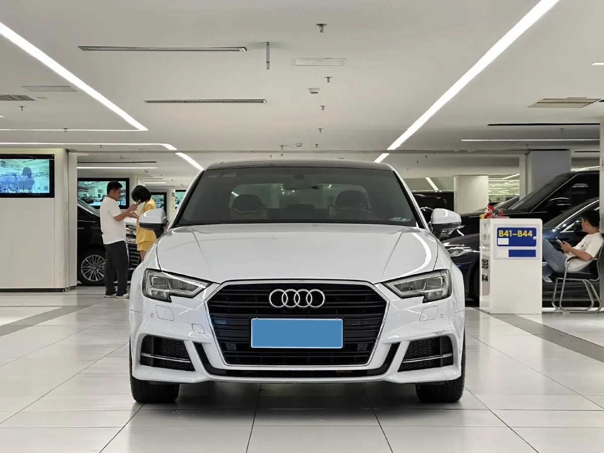 2018 Audi A3 2.0T 190HP L4 7DCT,autocango,china used car exporter,china ev exporter,chinese used car exporter,chinese used ev exporter