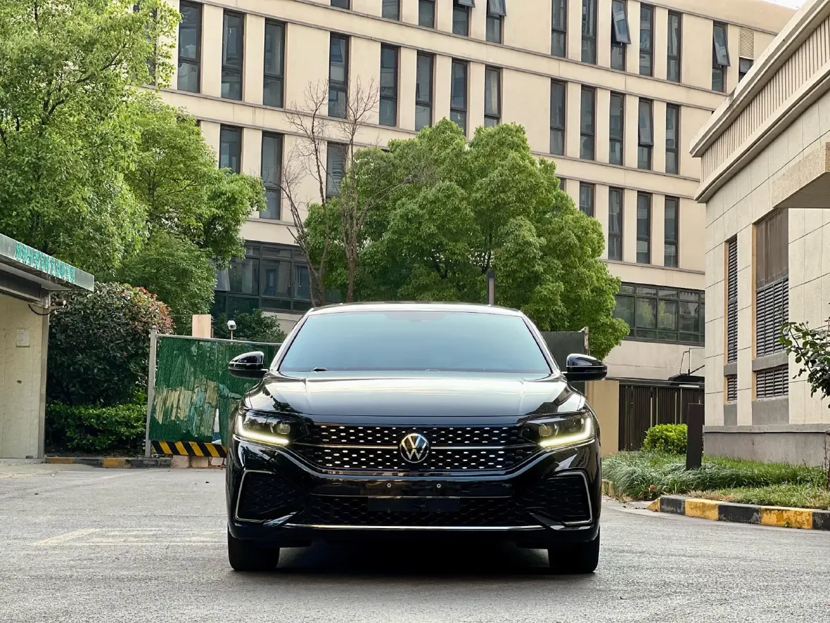 2023 Volkswagen Passat 2.0T 186HP L4 7DCT,autocango,china used car exporter,china ev exporter,chinese used car exporter,chinese used ev exporter