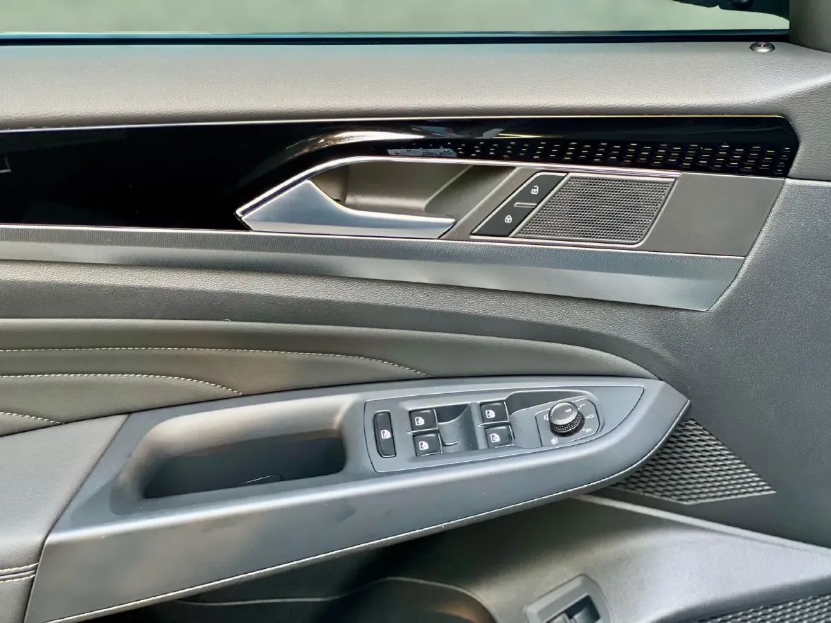 2023 Volkswagen Passat 2.0T 186HP L4 7DCT,autocango,china used car exporter,china ev exporter,chinese used car exporter,chinese used ev exporter