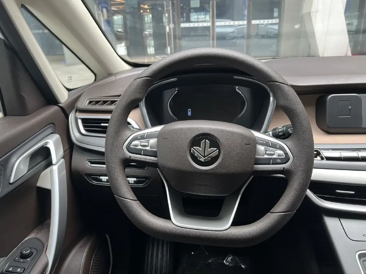 2021 LiFan Maple 80v BEV 53KWH,autocango,china used car exporter,china ev exporter,chinese used car exporter,chinese used ev exporter