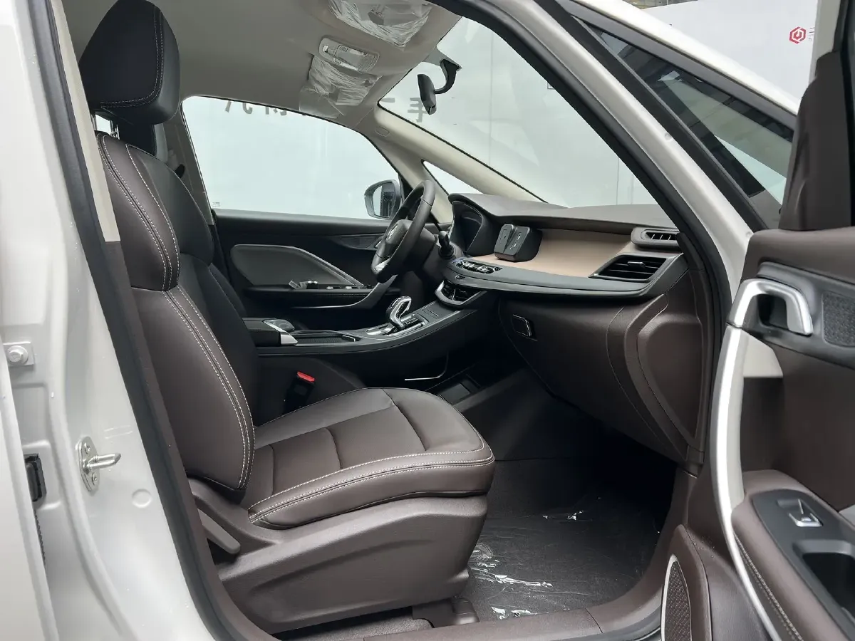 2021 LiFan Maple 80v BEV 53KWH,autocango,china used car exporter,china ev exporter,chinese used car exporter,chinese used ev exporter