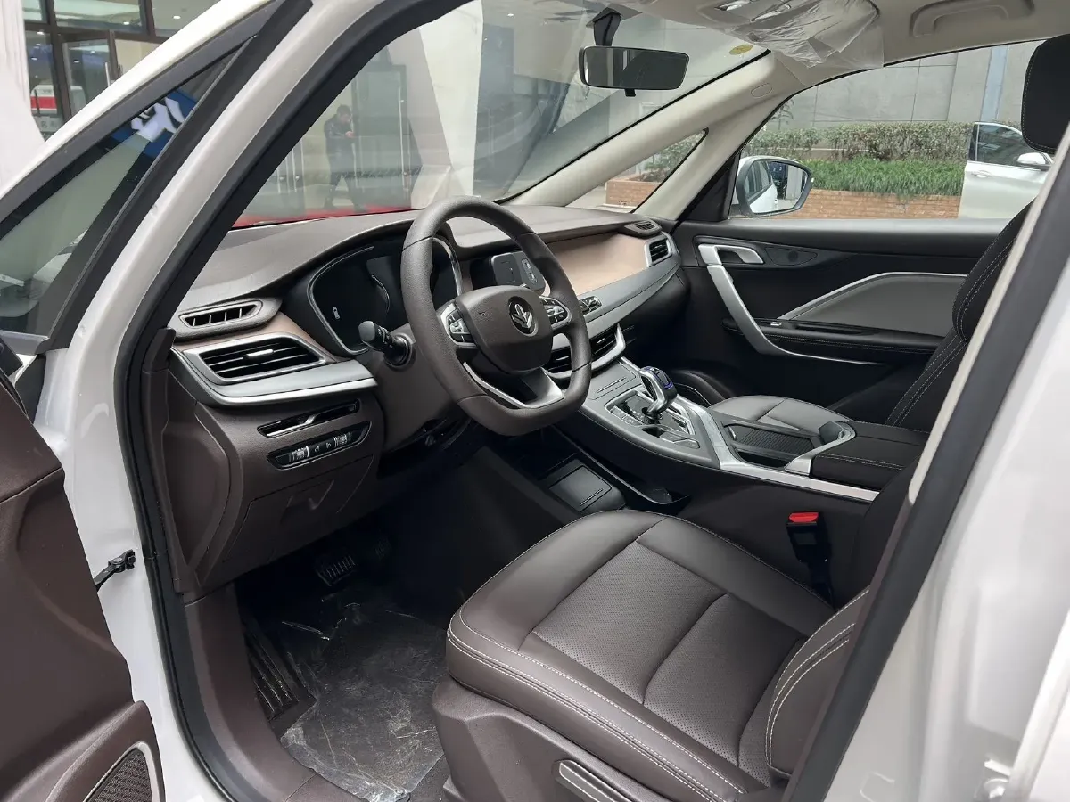 2021 LiFan Maple 80v BEV 53KWH,autocango,china used car exporter,china ev exporter,chinese used car exporter,chinese used ev exporter