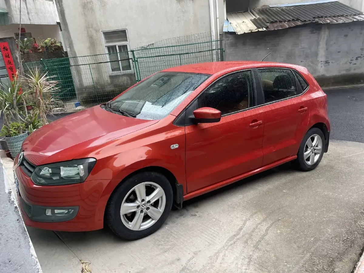 2013 Volkswagen Polo 1.4L 86HP L4 5MT