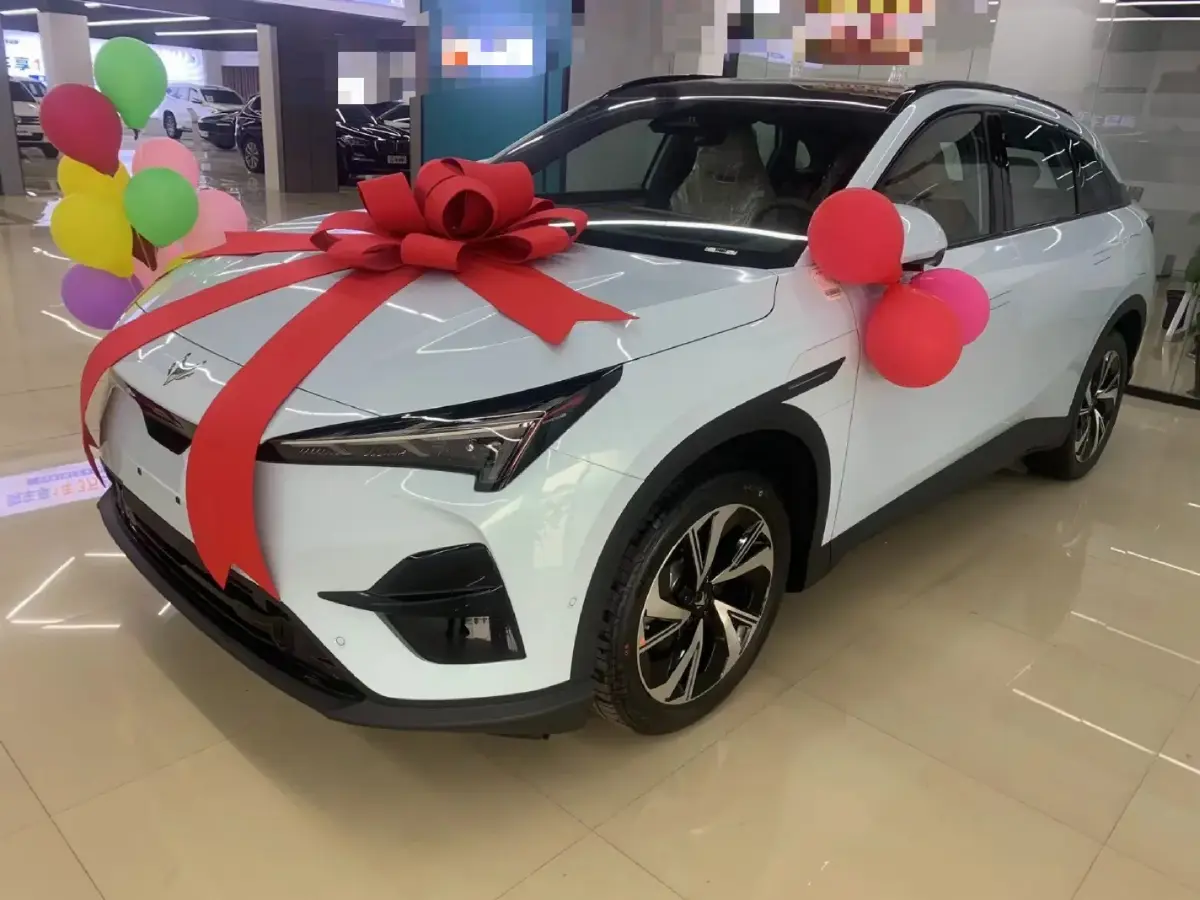 2024 ARCFOX αT5 BEV 65KWH