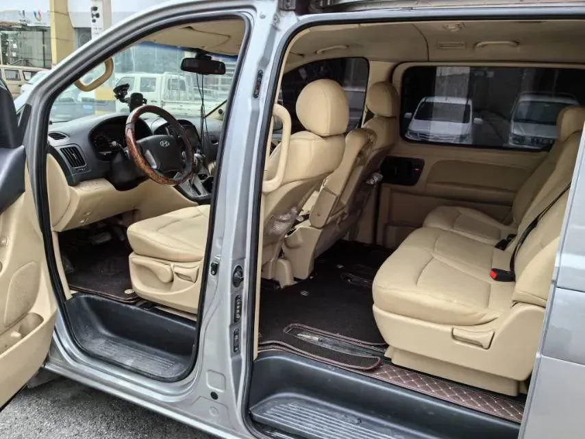 2011 Hyundai H-1 Wagon 2.4L 173HP L4 4AT,autocango,china used car exporter,china ev exporter,chinese used car exporter,chinese used ev exporter