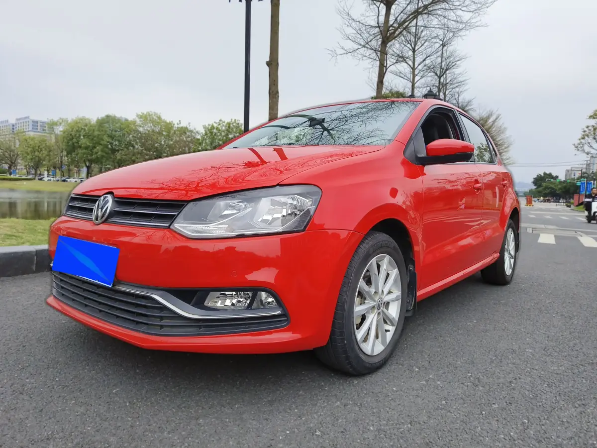 2016 Volkswagen Polo 1.6L 110HP L4 6AT