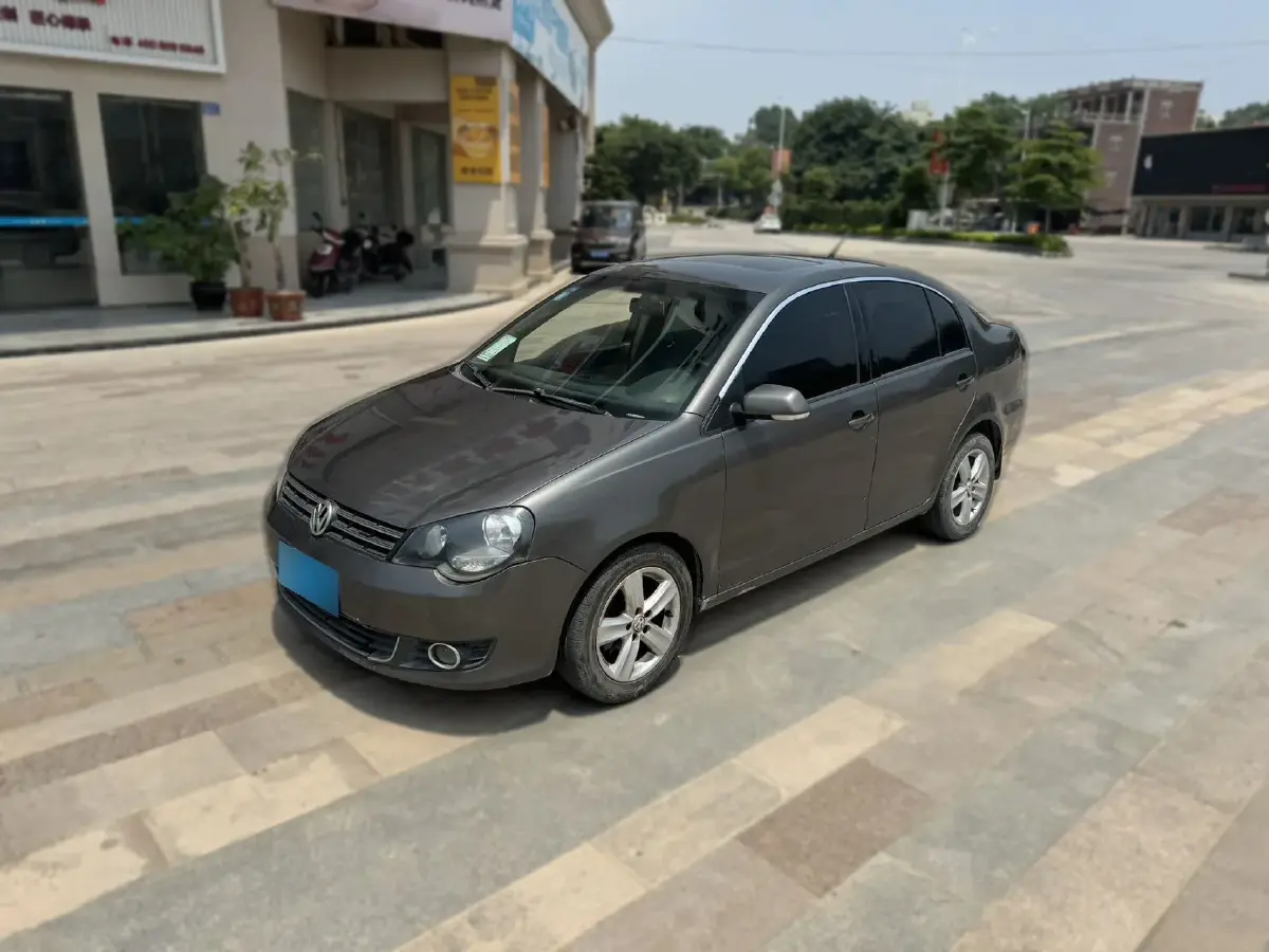 2011 Volkswagen Polo 1.6L 105HP L4 5MT