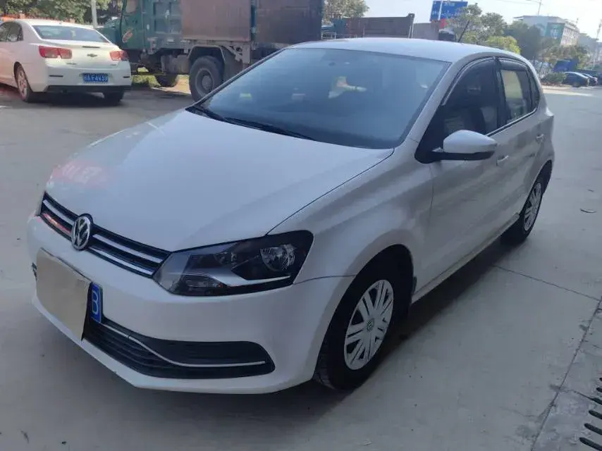 2016 Volkswagen Polo 1.4L 90HP L4 6AT