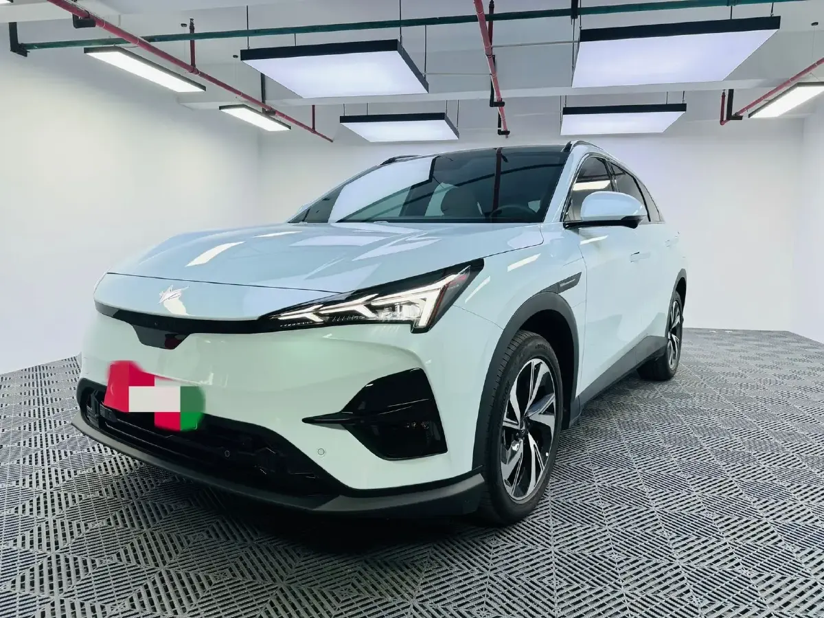 2024 ARCFOX αT5 BEV 65KWH