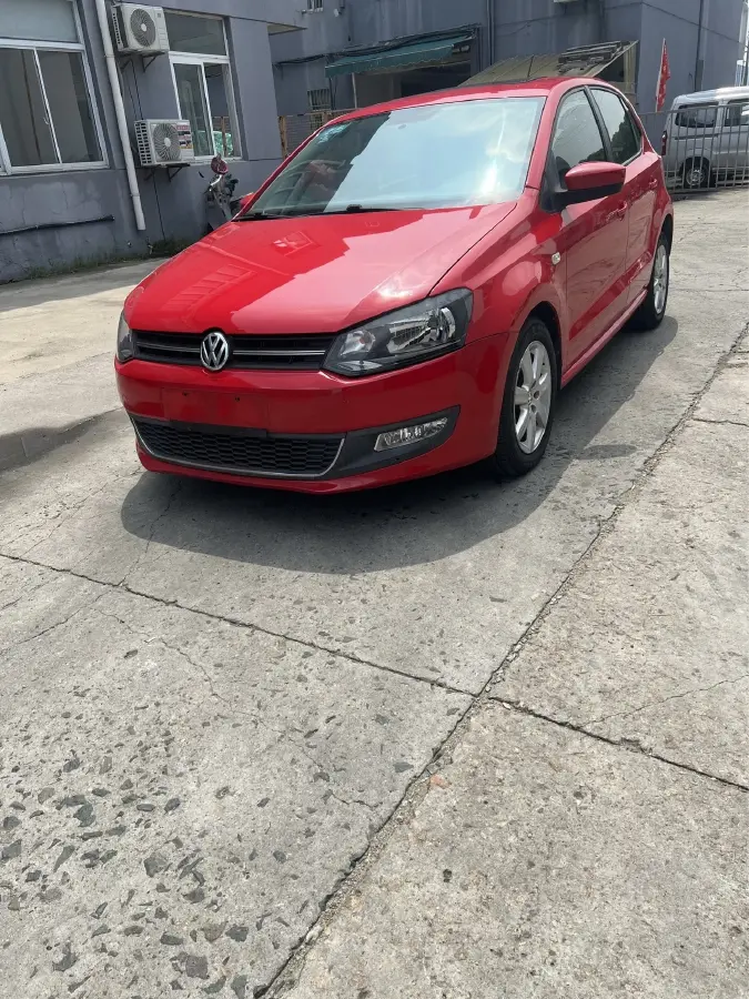2011 Volkswagen Polo 1.4L 86HP L4 6AT