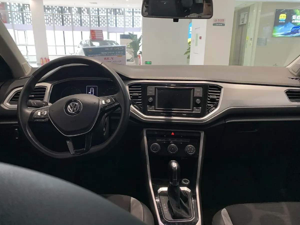 2020 Volkswagen T-Roc 1.4T 150HP L4 7DCT,autocango,china used car exporter,china ev exporter,chinese used car exporter,chinese used ev exporter