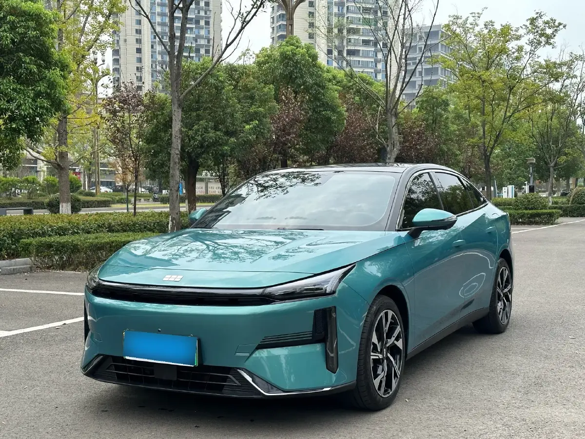 2023 Geely Galaxy L6 1.5T 163HP L4 3DHT PHEV