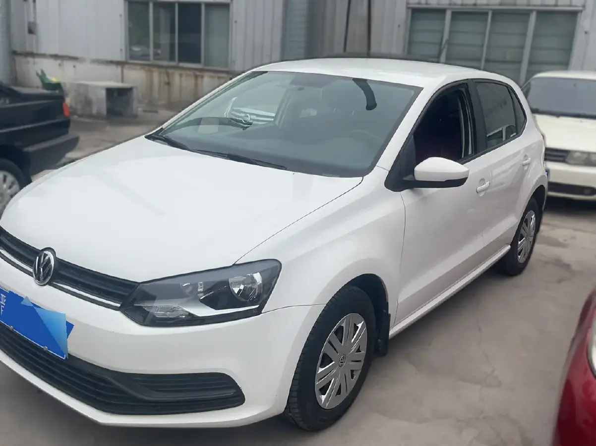 2016 Volkswagen Polo 1.4L 90HP L4 6AT