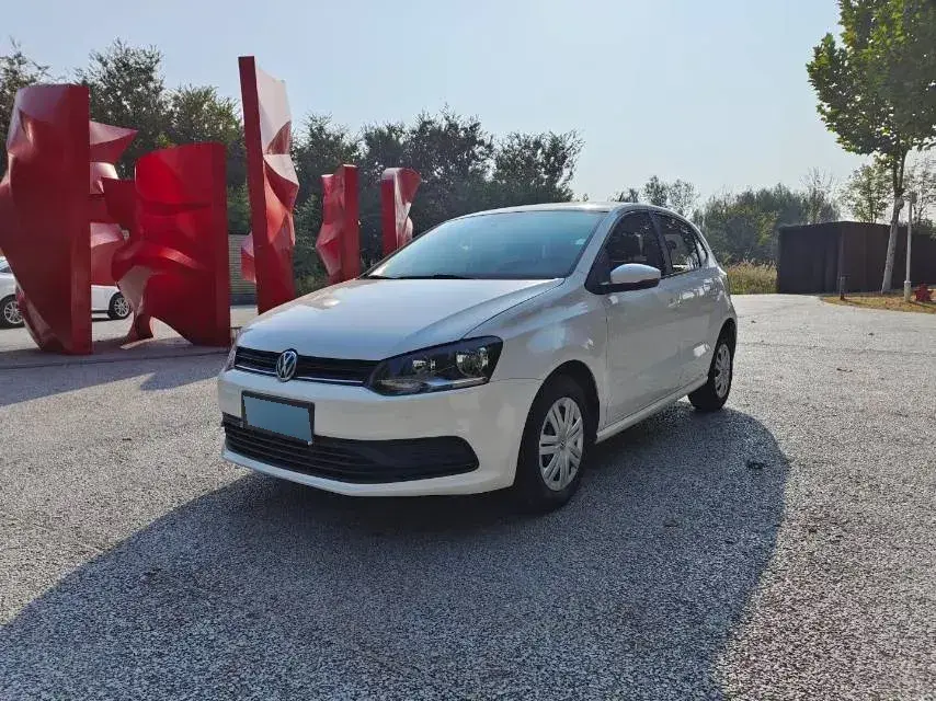 2016 Volkswagen Polo 1.4L 90HP L4 6AT