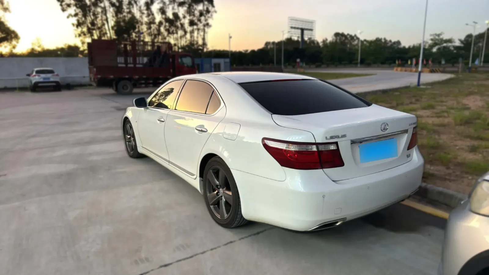 2006 Lexus LS 4.6L 346HP V8 8AT,autocango,china used car exporter,china ev exporter,chinese used car exporter,chinese used ev exporter