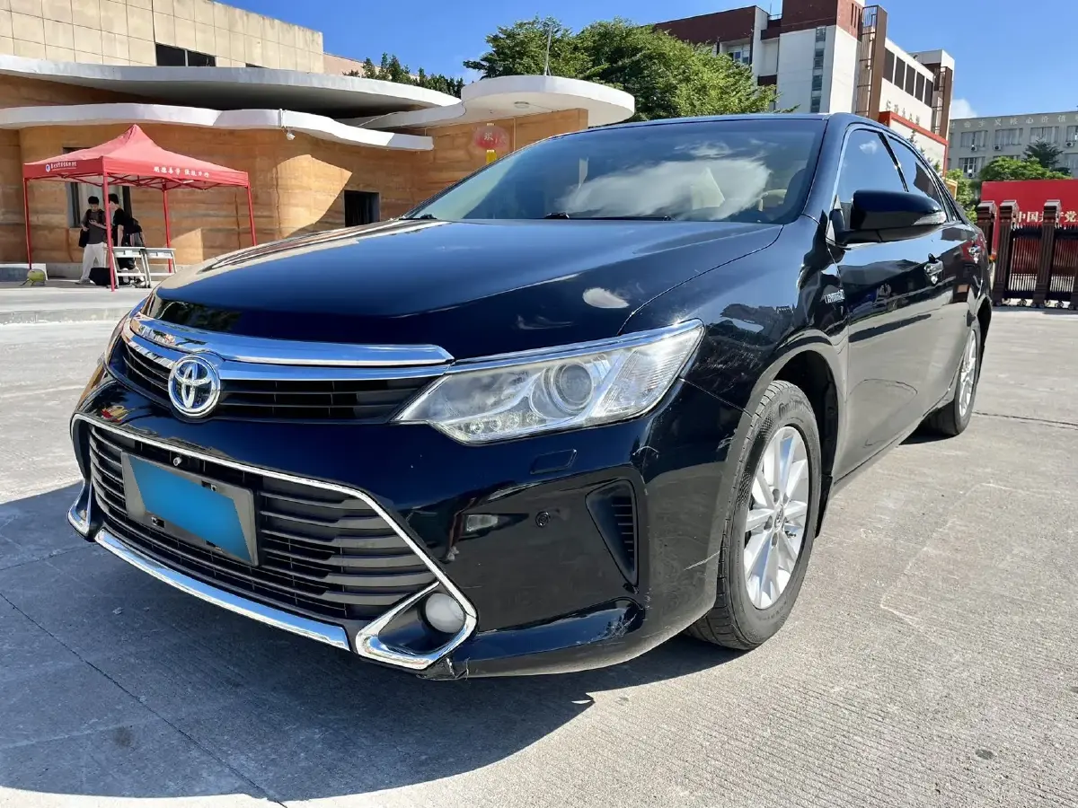 2015 Toyota Camry 2.5L 160HP L4 E-CVT Hybrid
