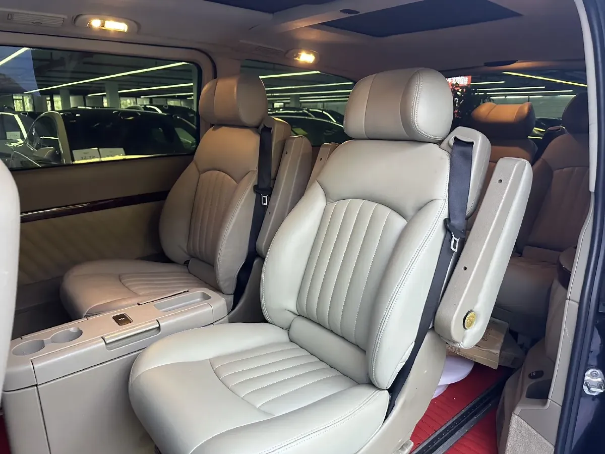 2012 Mercedes-Benz Viano 2.5L 190HP V6 5AT,autocango,china used car exporter,china ev exporter,chinese used car exporter,chinese used ev exporter